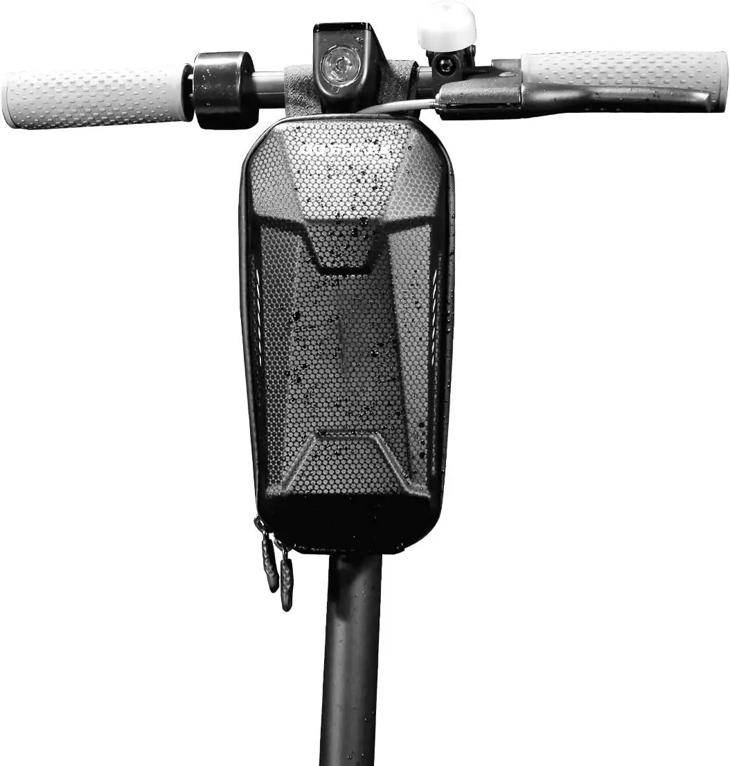 ¿Tus pertenencias corren peligro al conducir? 🔒 Mantén todo seguro con el Bolso Rígido Impermeable GoShark™ para Scooter • ⚡¡Últimas Unidades!